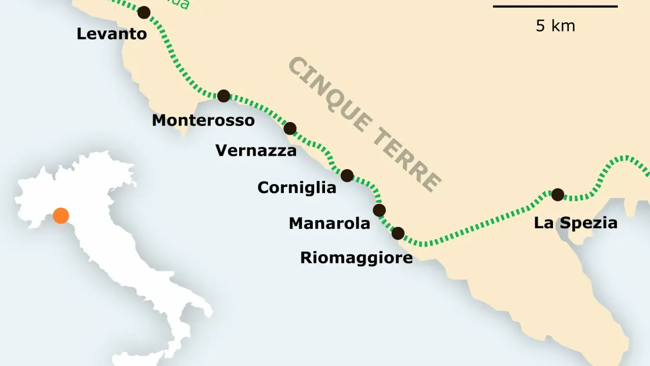 Karte zeigt die Cinque Terre Anreise von Genua über Levanto, Monterosso, Vernazza, Corniglia, Manarola bis La Spezia.