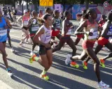 Läuferinnen im Marathon, eine spannende marathon geschichte. Die Athletinnen kämpfen um die beste Platzierung.