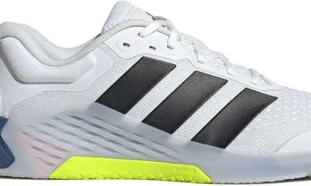 Weißer Trainingsschuh mit schwarzen Streifen, neon-gelber Sohle und blauem Fersen-Detail. Der adidas dropset 4 ist bereit für dein Workout.
