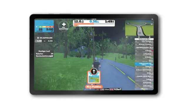 Ein Läufer nimmt an einem virtuellen Lauf teil, mit einer virtuellen Landschaft und Ranglisten auf dem Bildschirm.