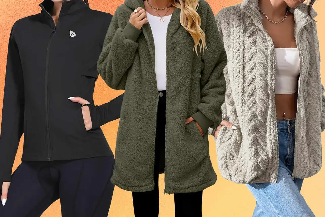 Drei Damenjacken im Vergleich: welche Fleecejacke ist wirklich warm? Eine schwarze Sportjacke, eine olivgrüne Teddyjacke und eine hellgraue Strickfleecejacke.